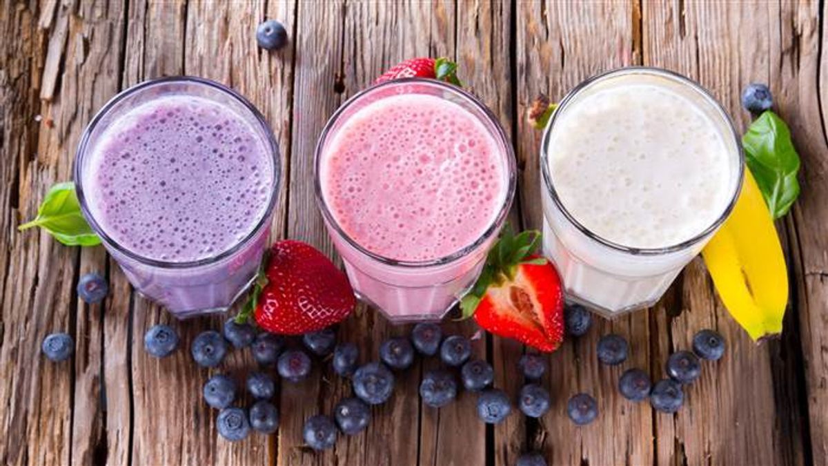 6 Ways To Level Up Your Summer Smoothies