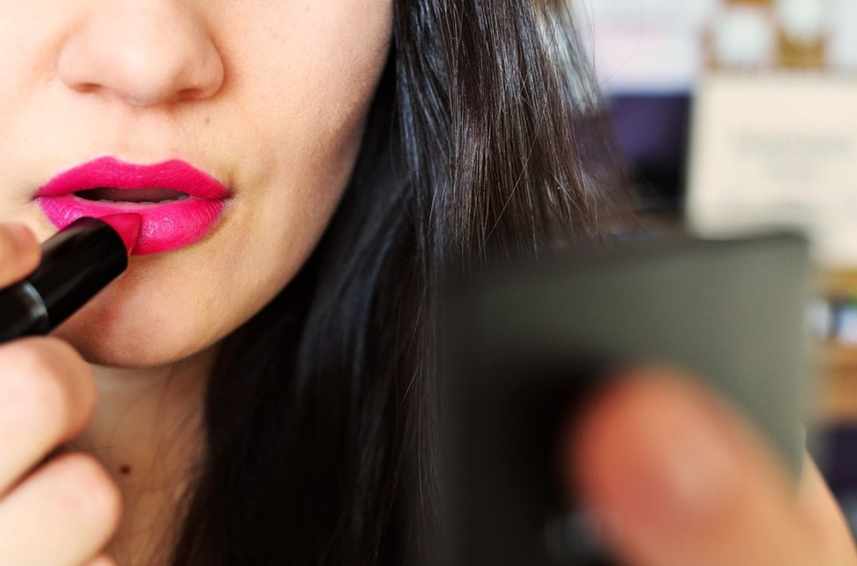 5 Signs You Are Addicted To Makeup