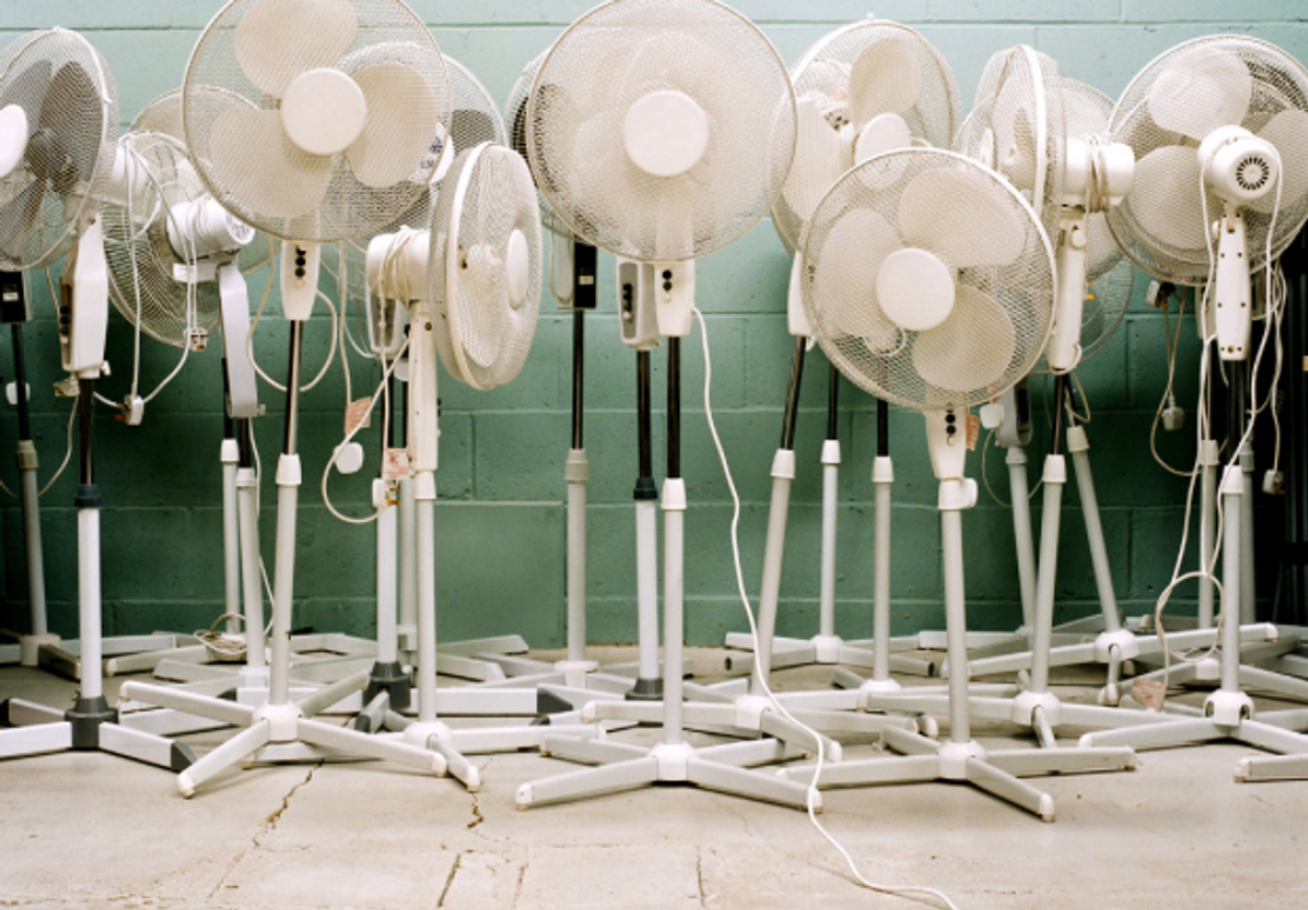 8 Steps To Survive Living In a Dorm Without Air Conditioning