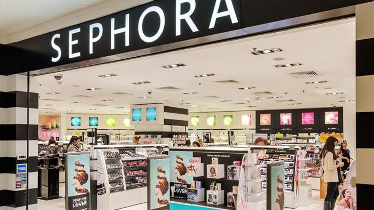 13 Thoughts Everyone Has In Sephora Told By Spongebob