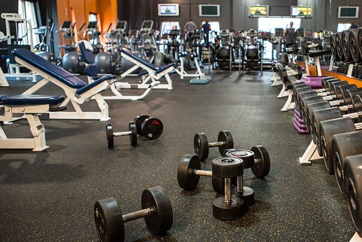 20 Thoughts We All Have at the Gym.