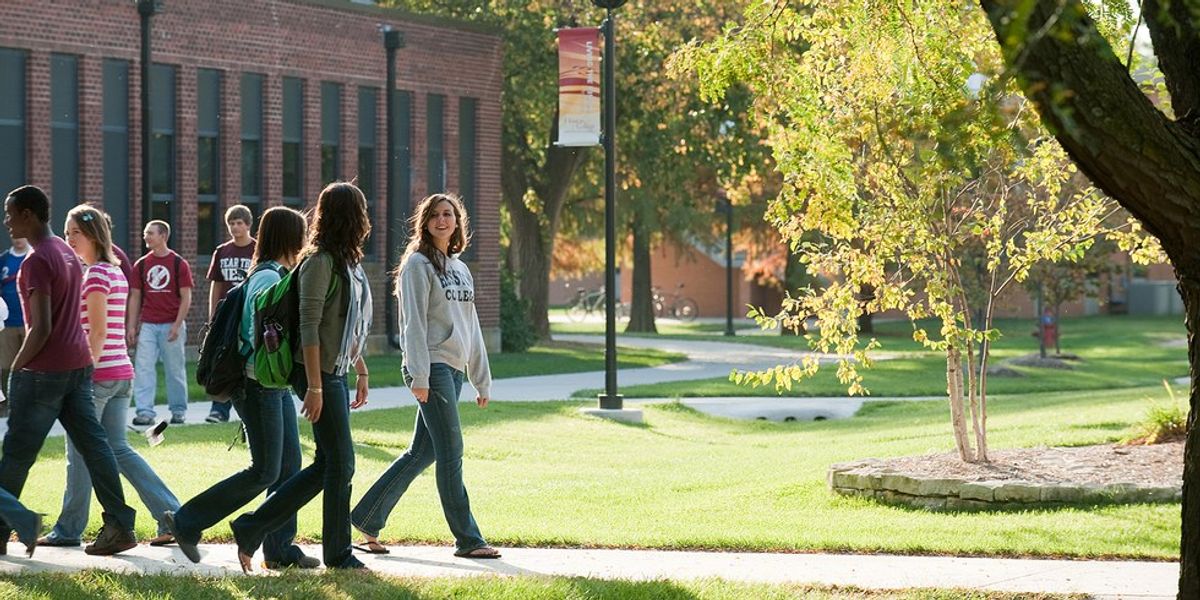 10 Tips For Freshman Year: Exploring College And Getting To Know Your Campus
