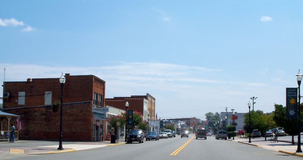 38 Signs You Stay In A Small Town