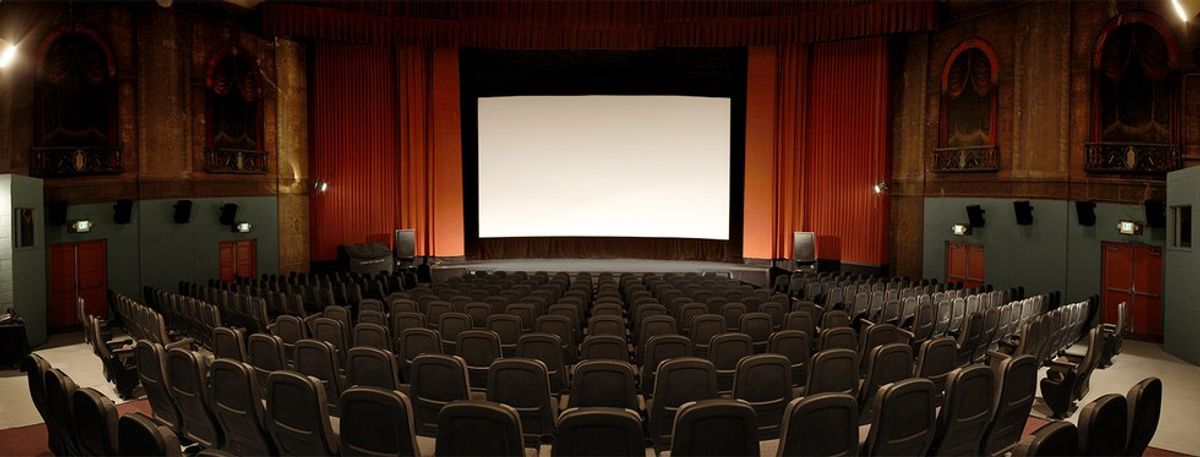 4 Things People Should Avoid Doing At The Movies