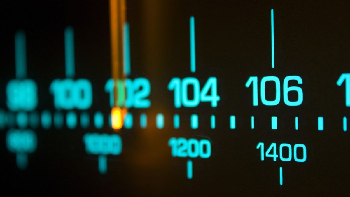Why Listening To The Radio Is The Absolute Worst
