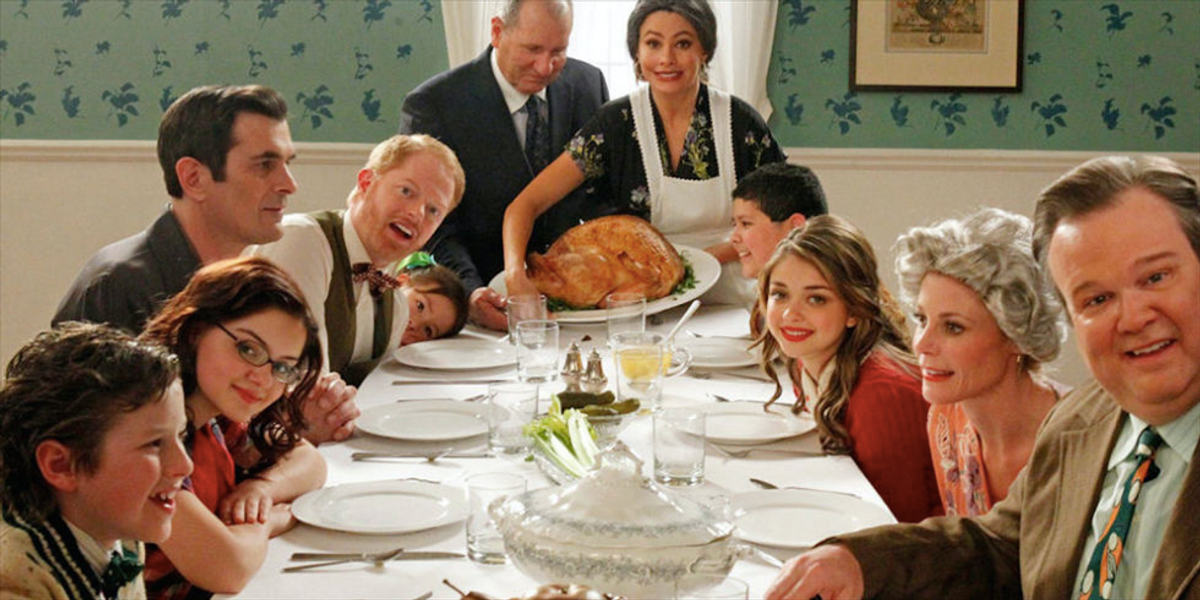 30 Things To Talk About At The Family Dinner Table That Aren't Politics Or Religion