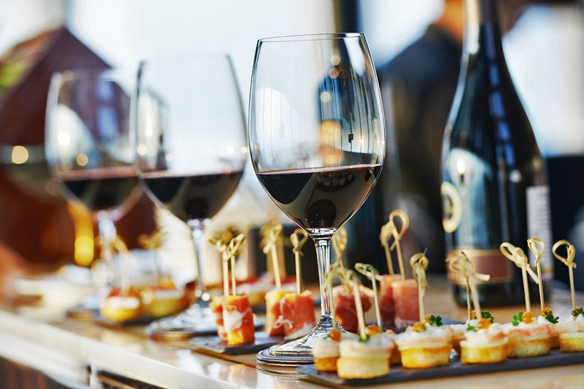 6 Wine Pairings to Spice Up Your Life