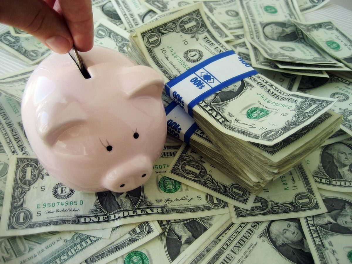 20 Ways To Save Money During College