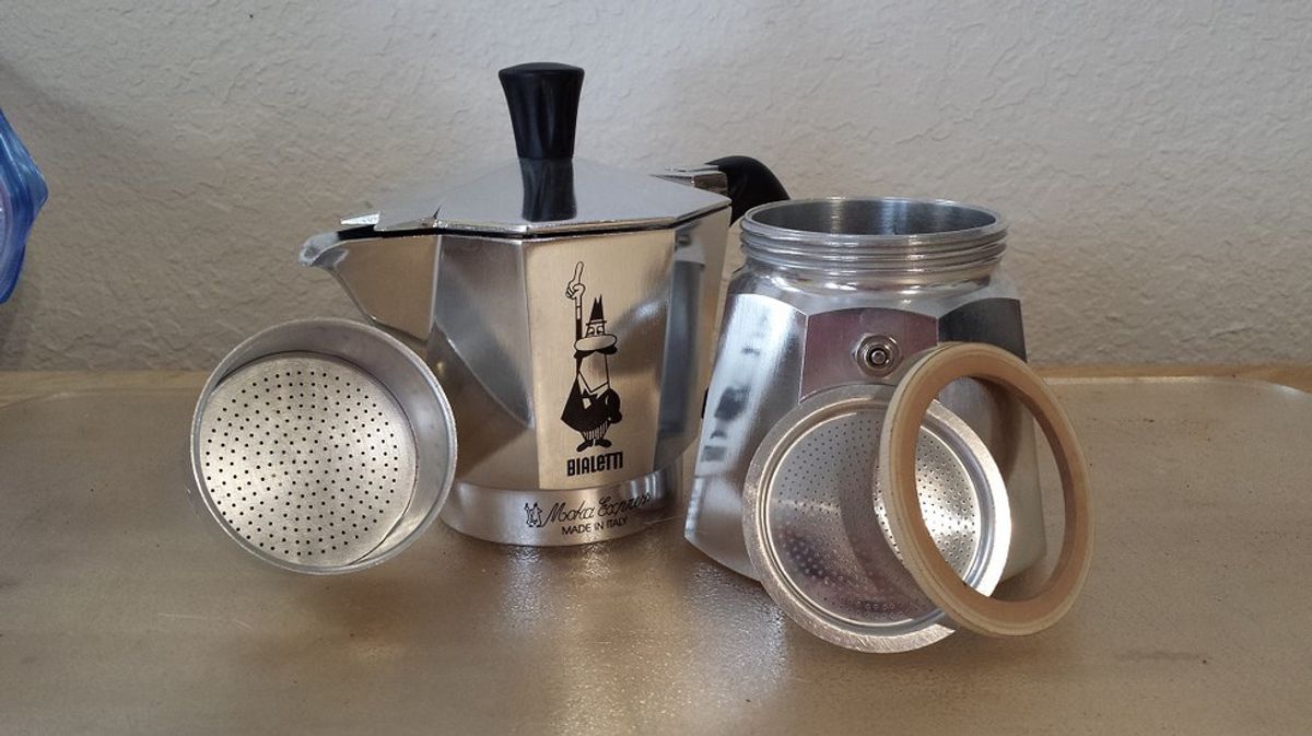 A Guide To The Infamous Bialetti Moka Pot