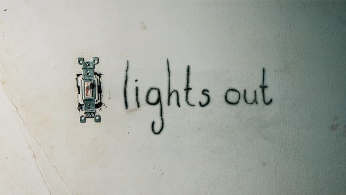 Movie Review: "Lights Out"