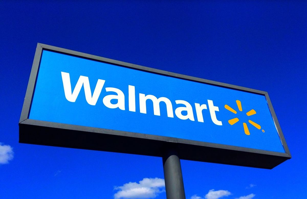 4 Things Cashiers At Walmart Hate