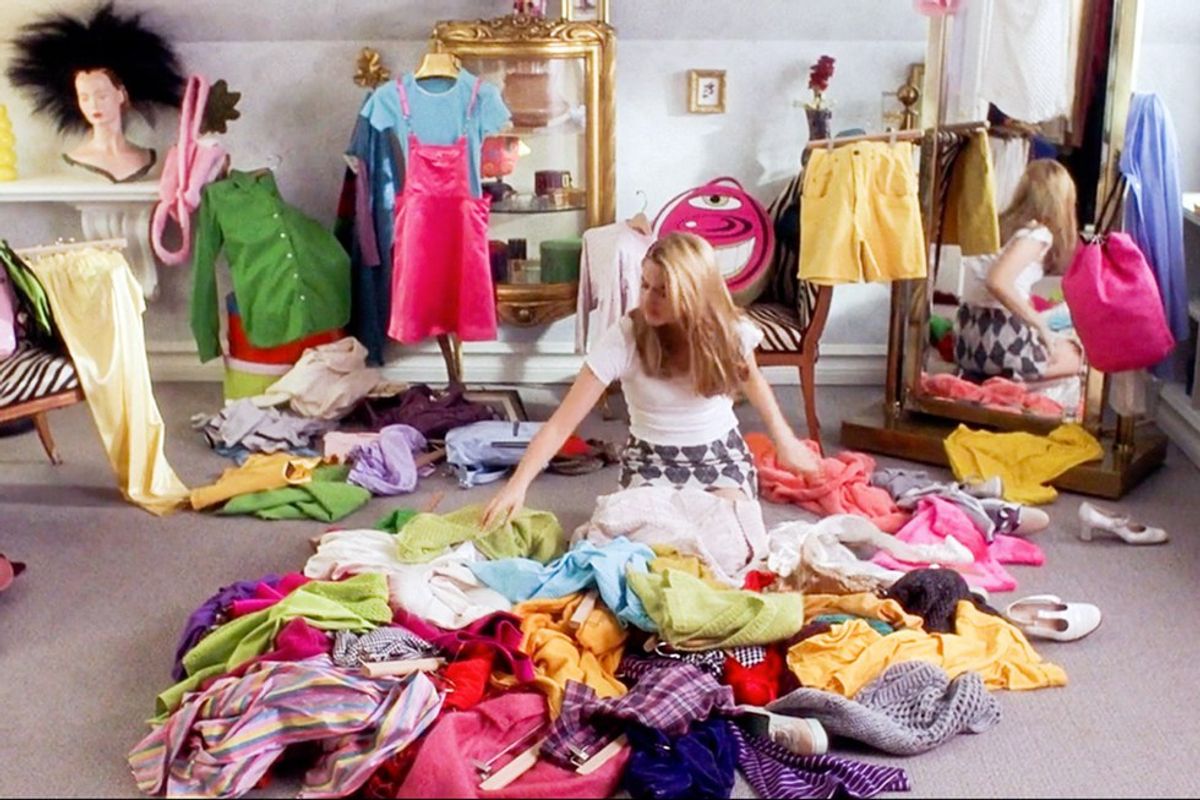 25 Thoughts Girls Have While Getting Ready