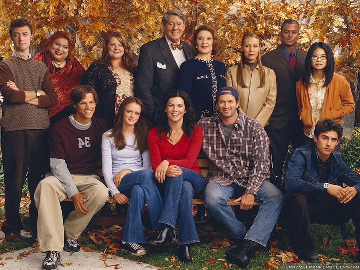 5 Things You Need For Your 'Gilmore Girls' Binge Watching Party