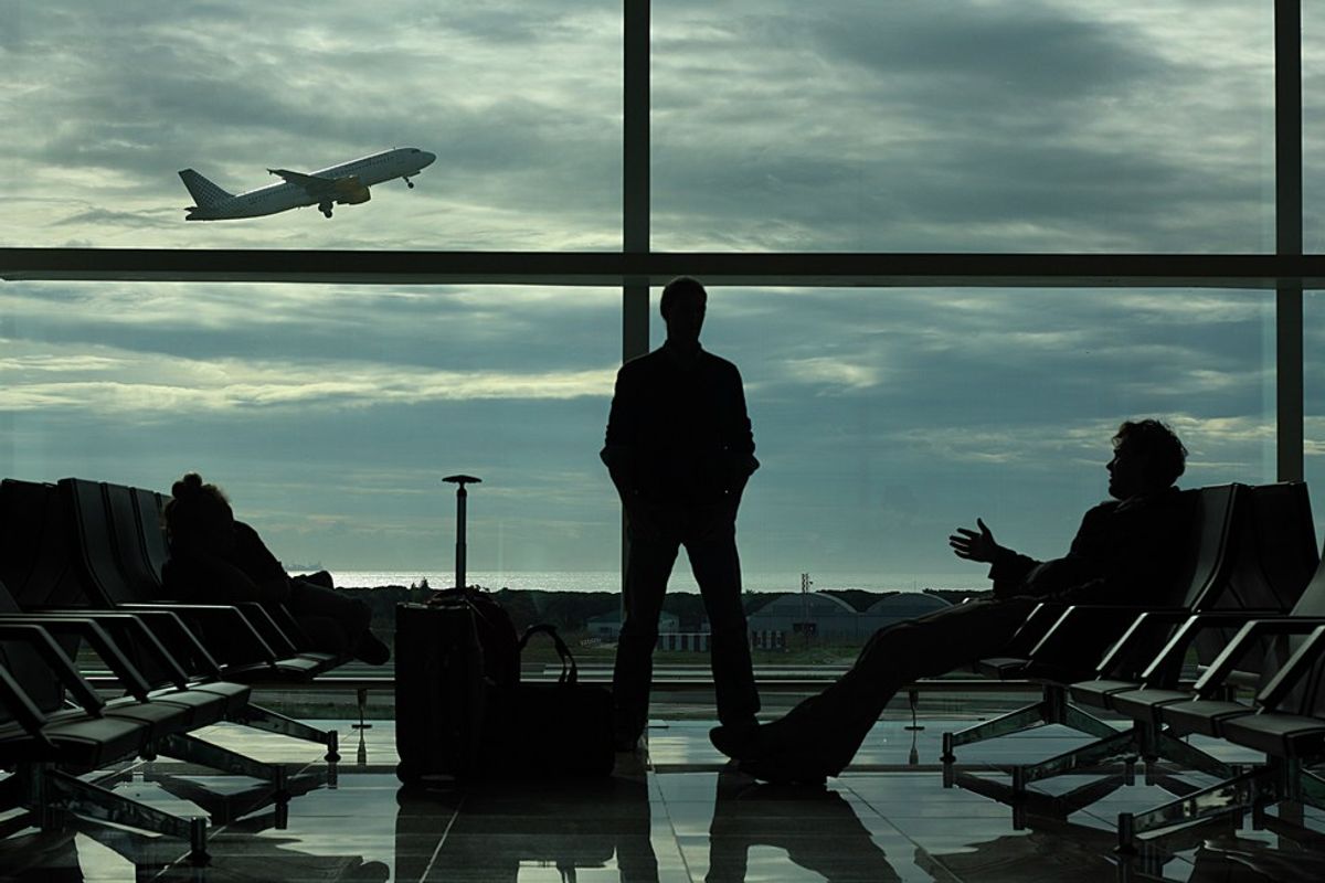 7 Stages You Go Through When Your Flight Gets Delayed