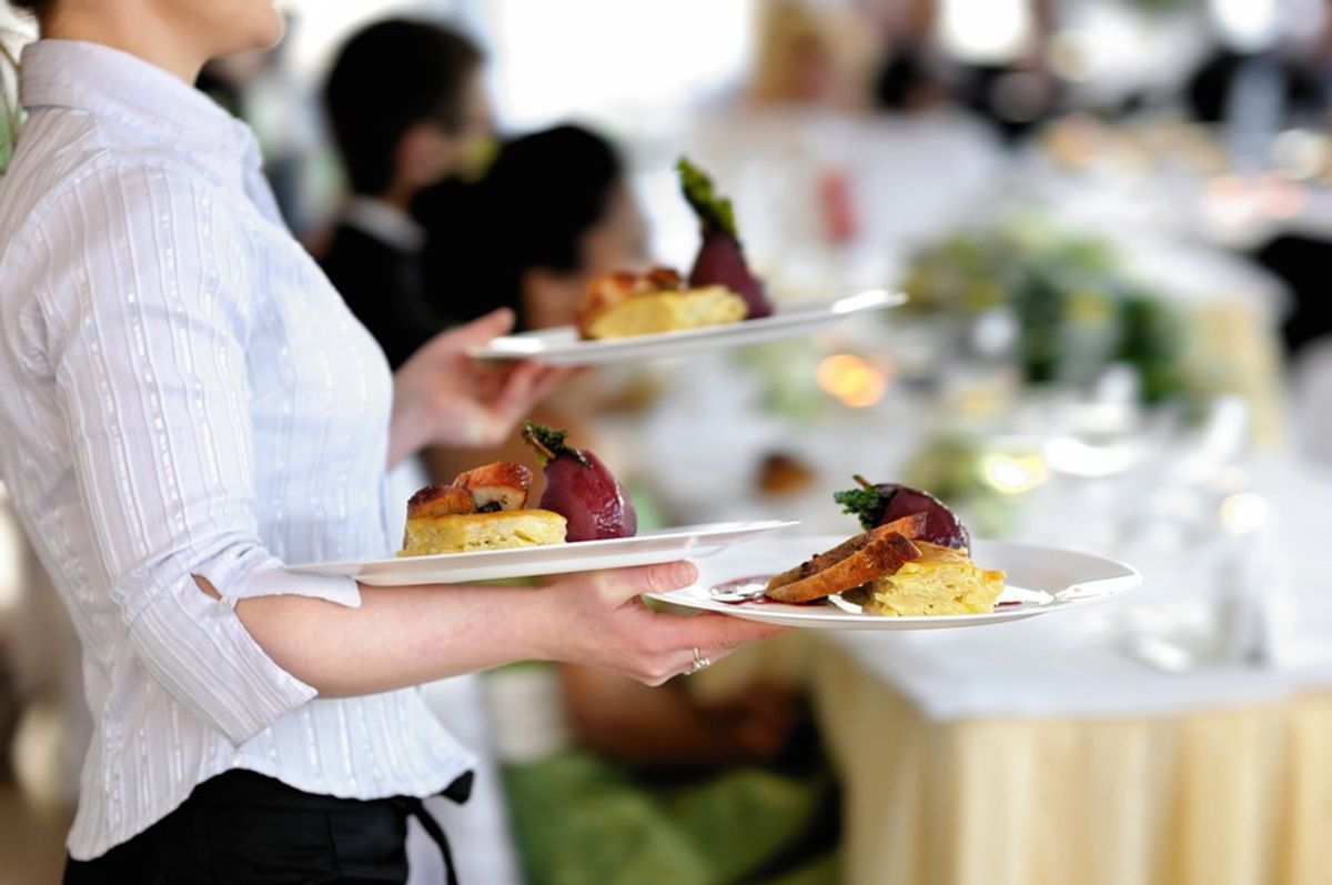 Seven Ways That Being Nice To Your Waiter Actually Benefits You