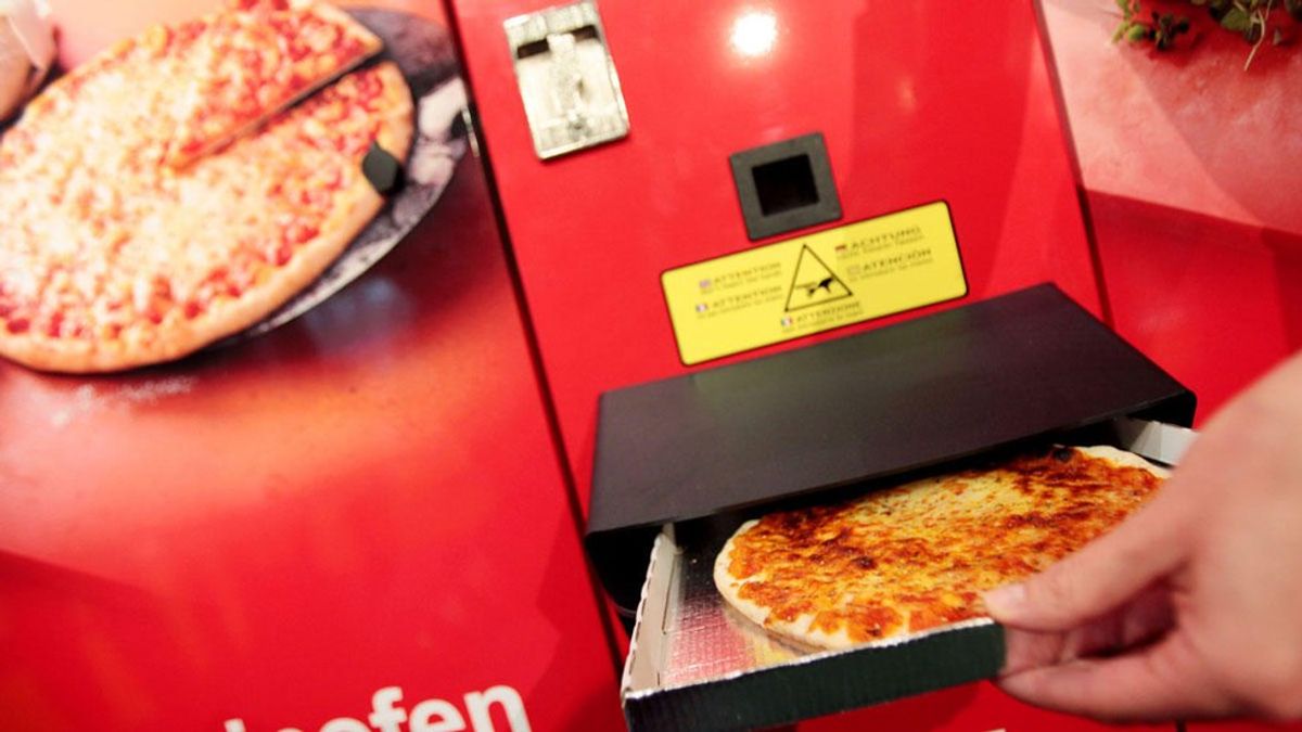 Xavier Welcomes America's First Pizza ATM