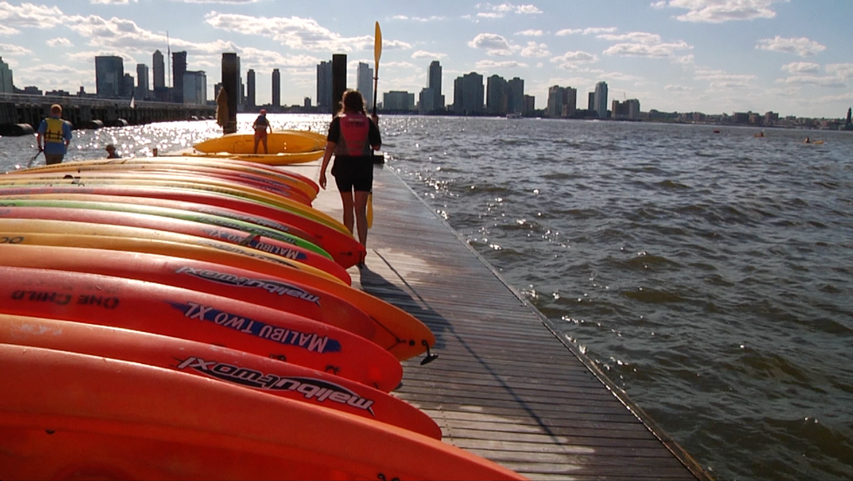 Why You Need To Add Manhattan Kayaking To Your Summer Bucket List