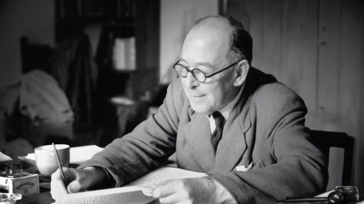 10 C.S. Lewis Quotes For College Students