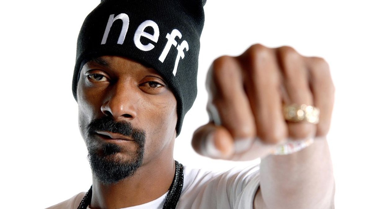 12 Insanely Specific Snoop Dog GIFs