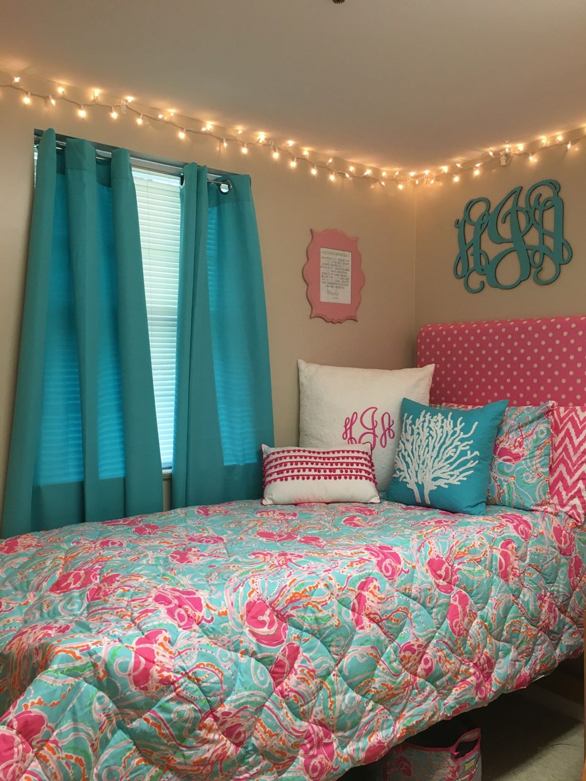 5 Tips On How To Make Your Dorm Feel As Home Like As Possible
