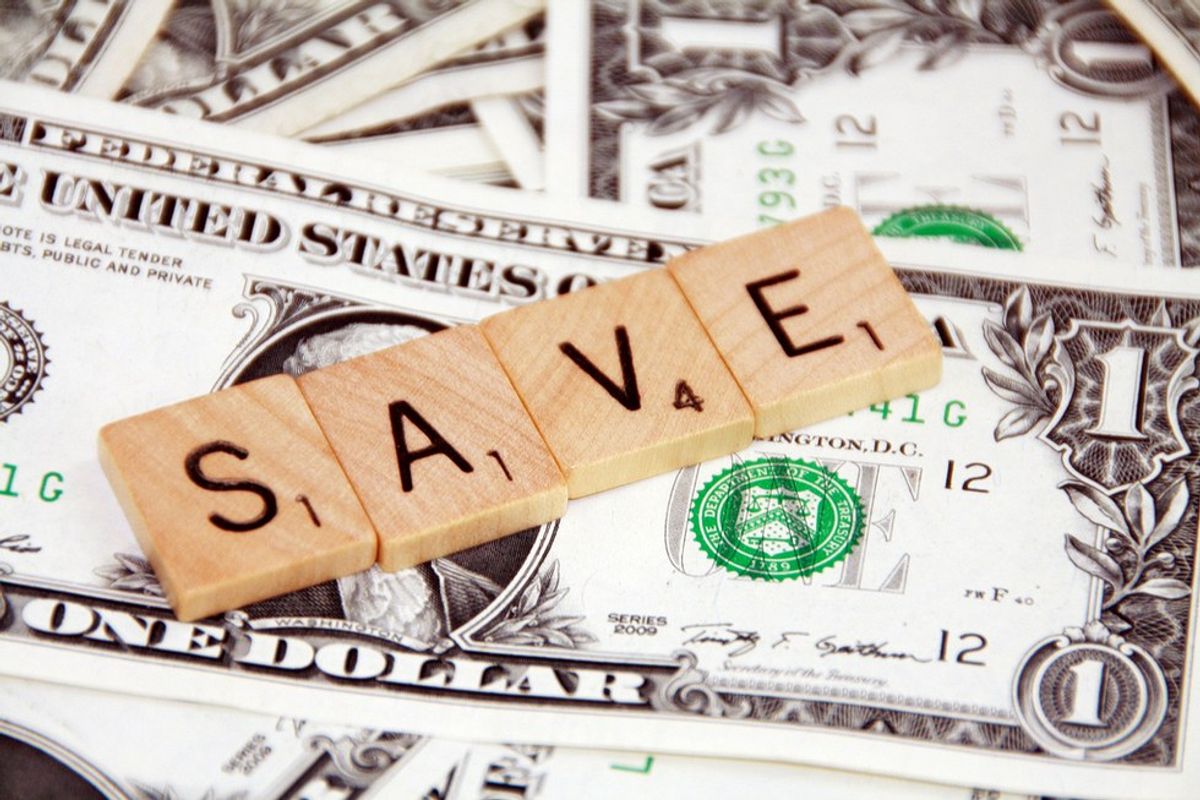 10 Ways To Save Money While In College