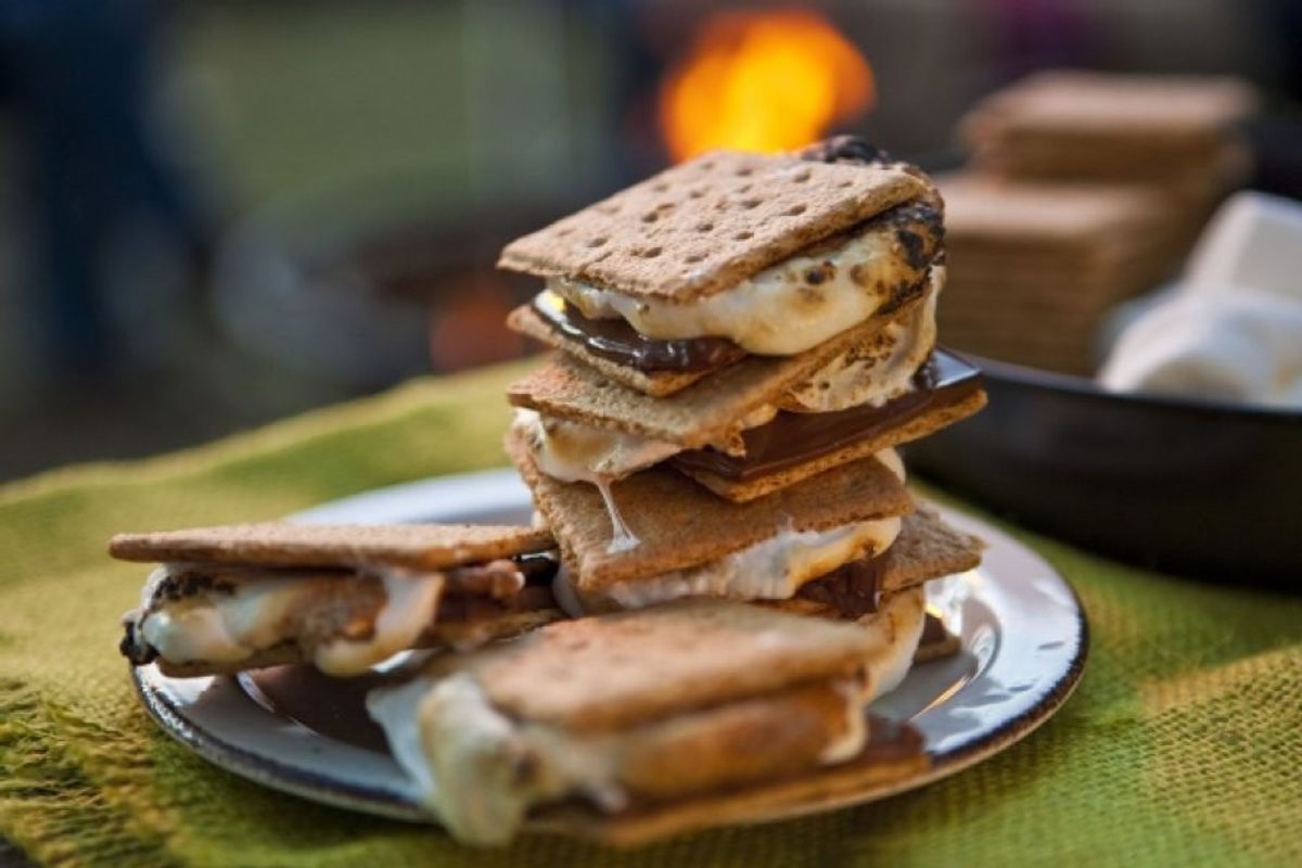 22 Tasty S'more Recipes For National Toasted Marshmallow Day