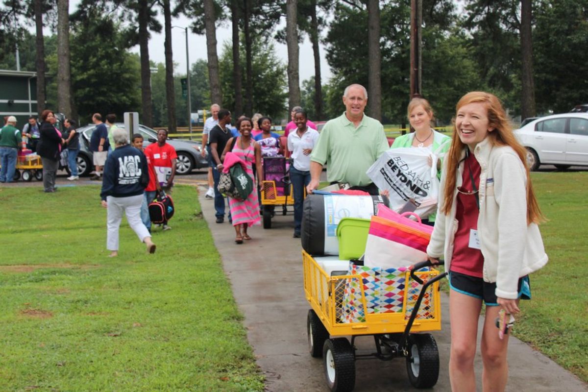10 Struggles Every Student Has On Move-In Day