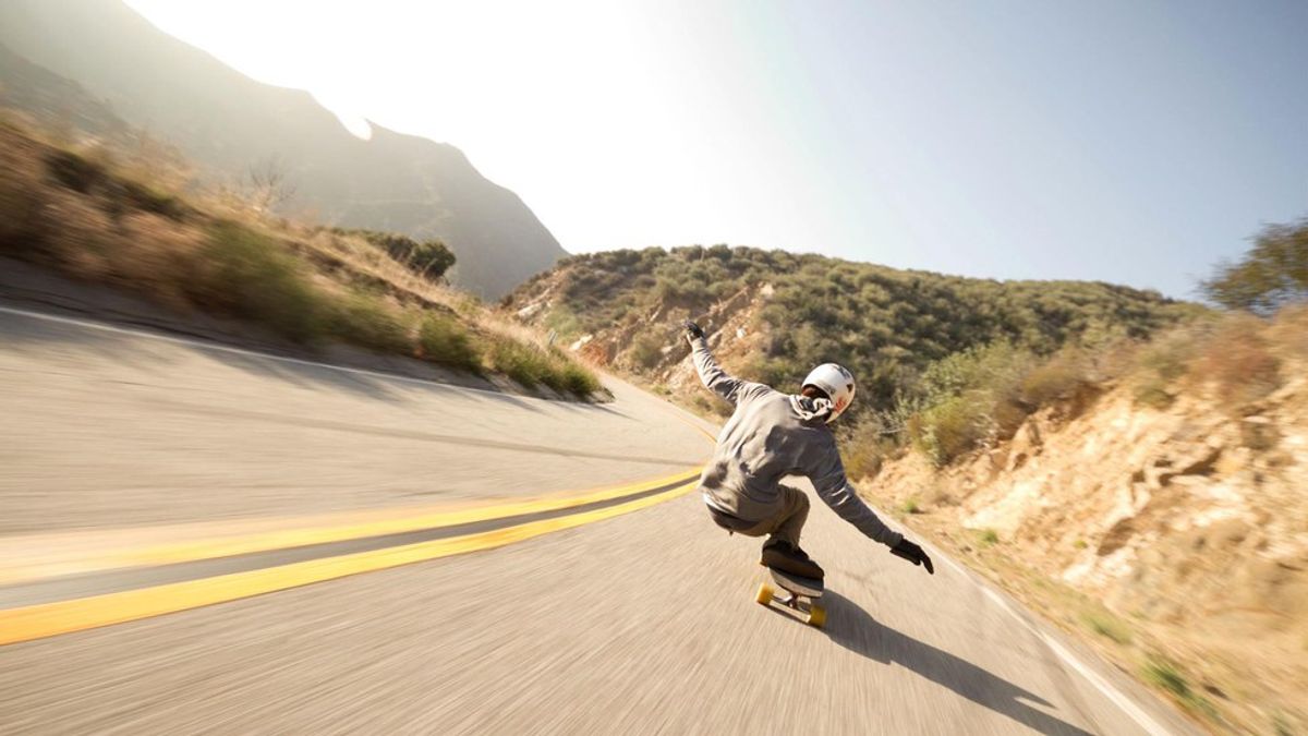 11 Thoughts You Have While Learning To Ride A Longboard