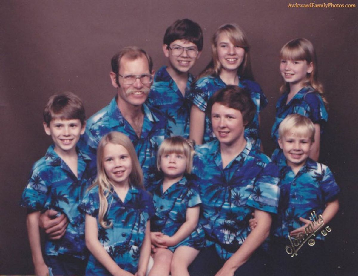 10 Most Awkward Family Photos