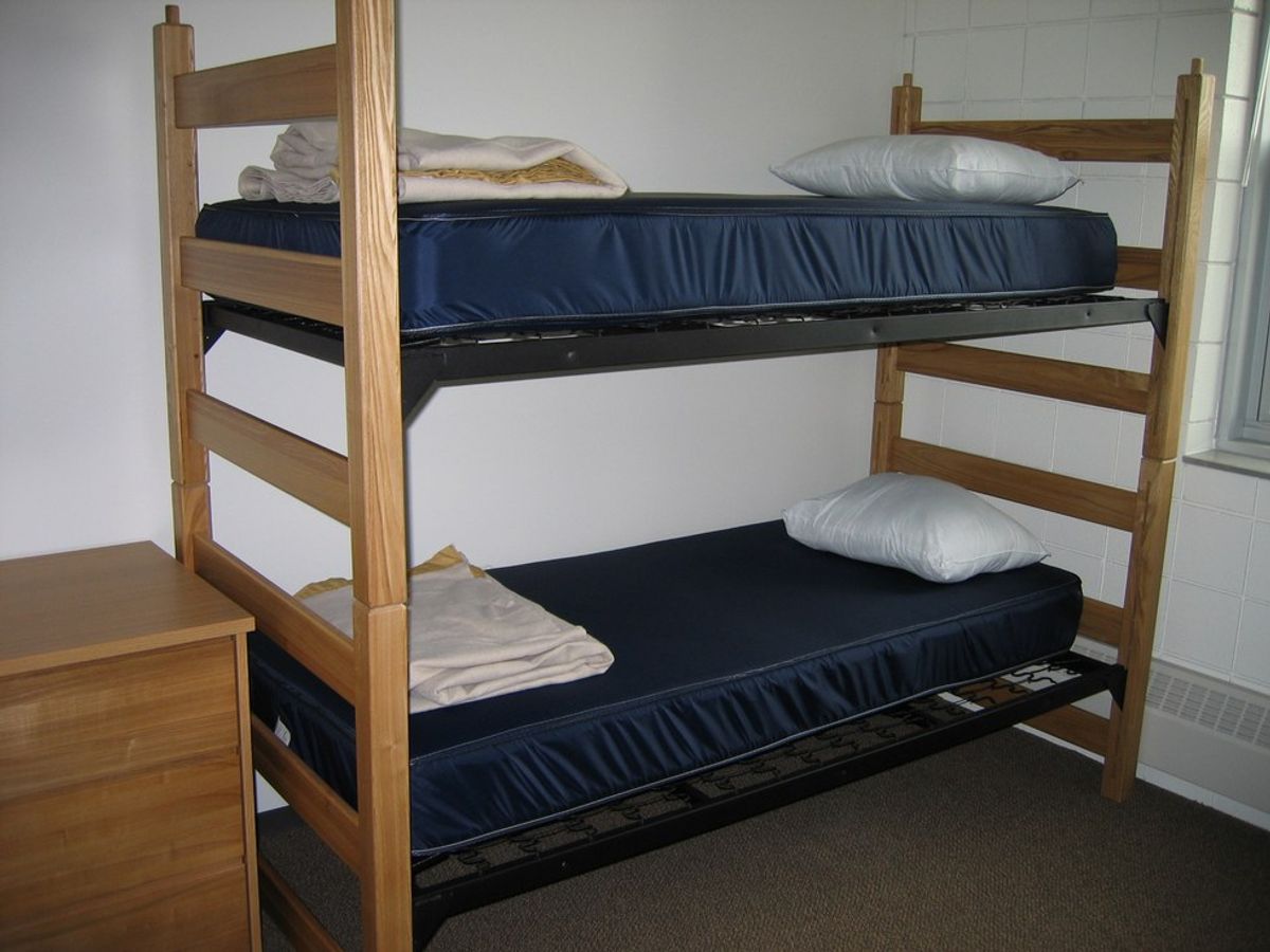 8 Reasons Why You Shouldn't Take The Top Bunk