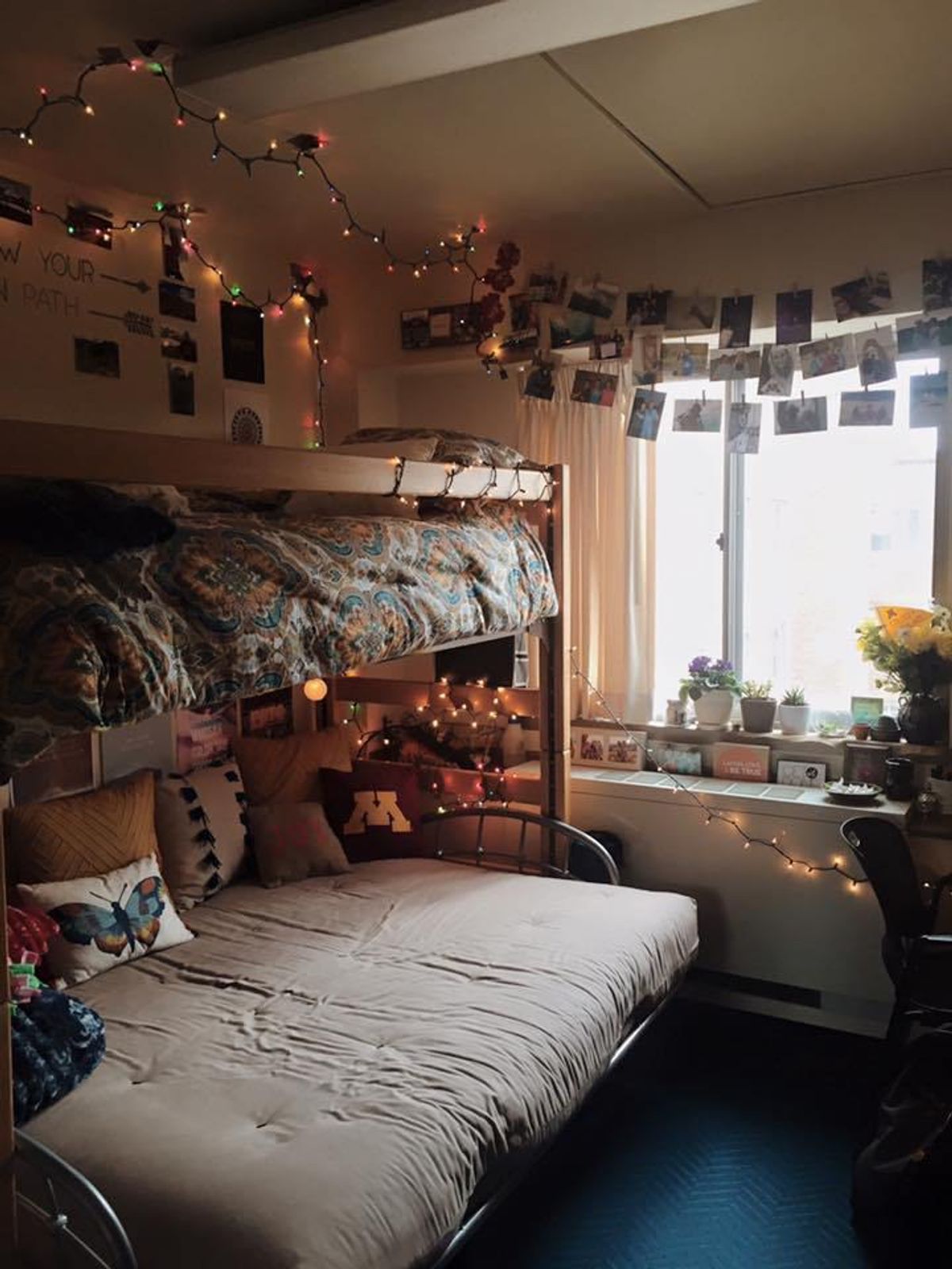 12 Ways to Spruce Up Your Dorm Room