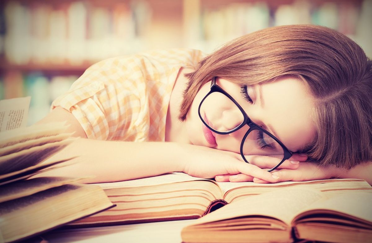 Why It's Hard For College Students To Go To Bed Early