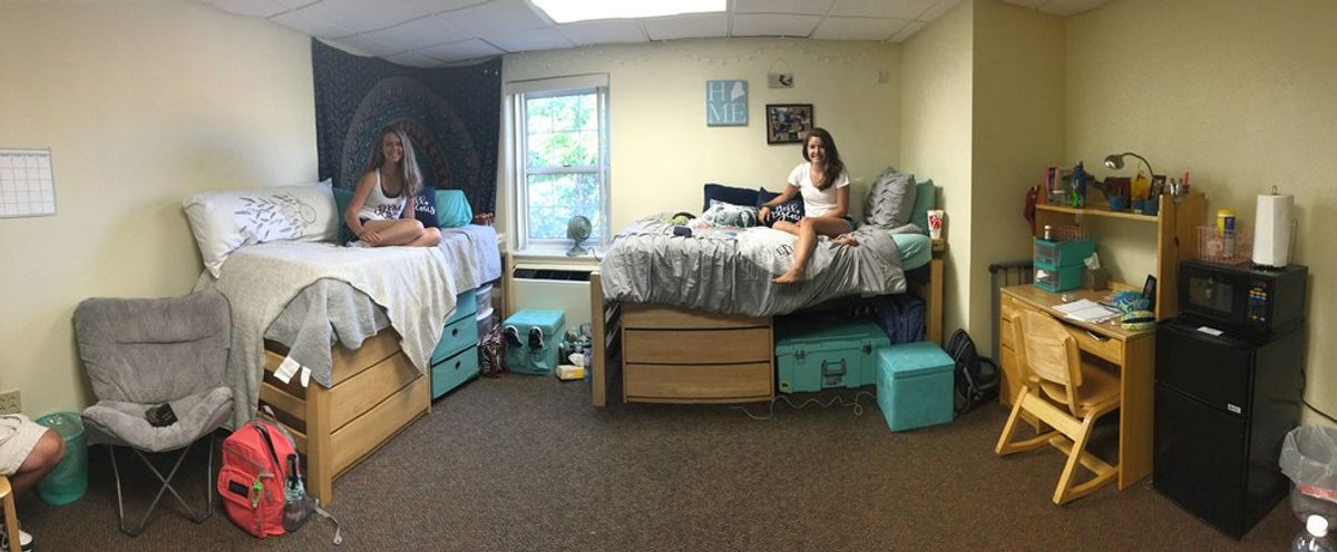 What It's Really Like Living In a College Dorm