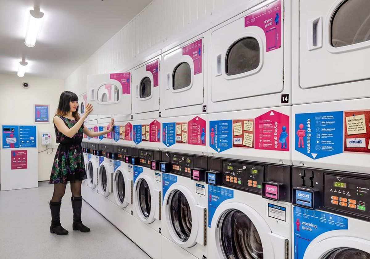 5 Thoughts Every College Student Has While Doing Laundry