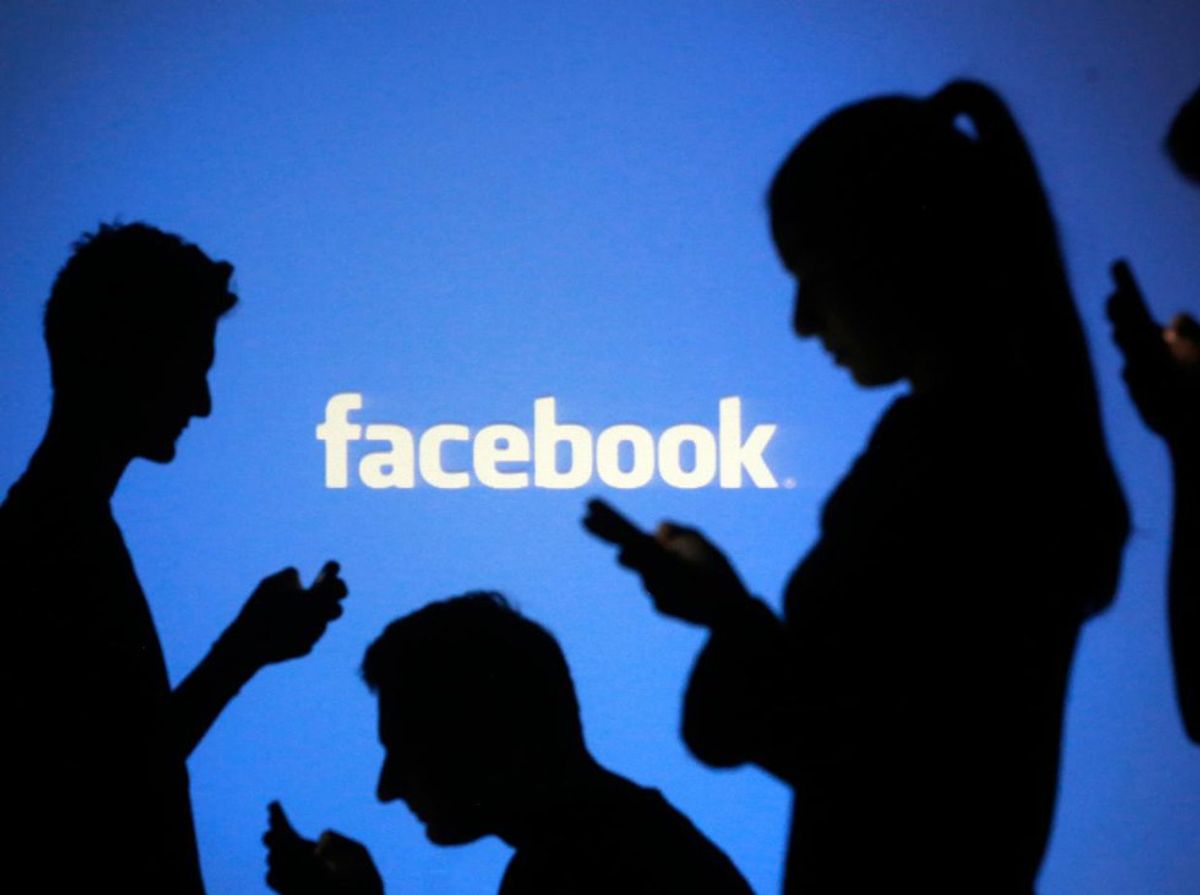 Why Facebook Makes Friendships Easier
