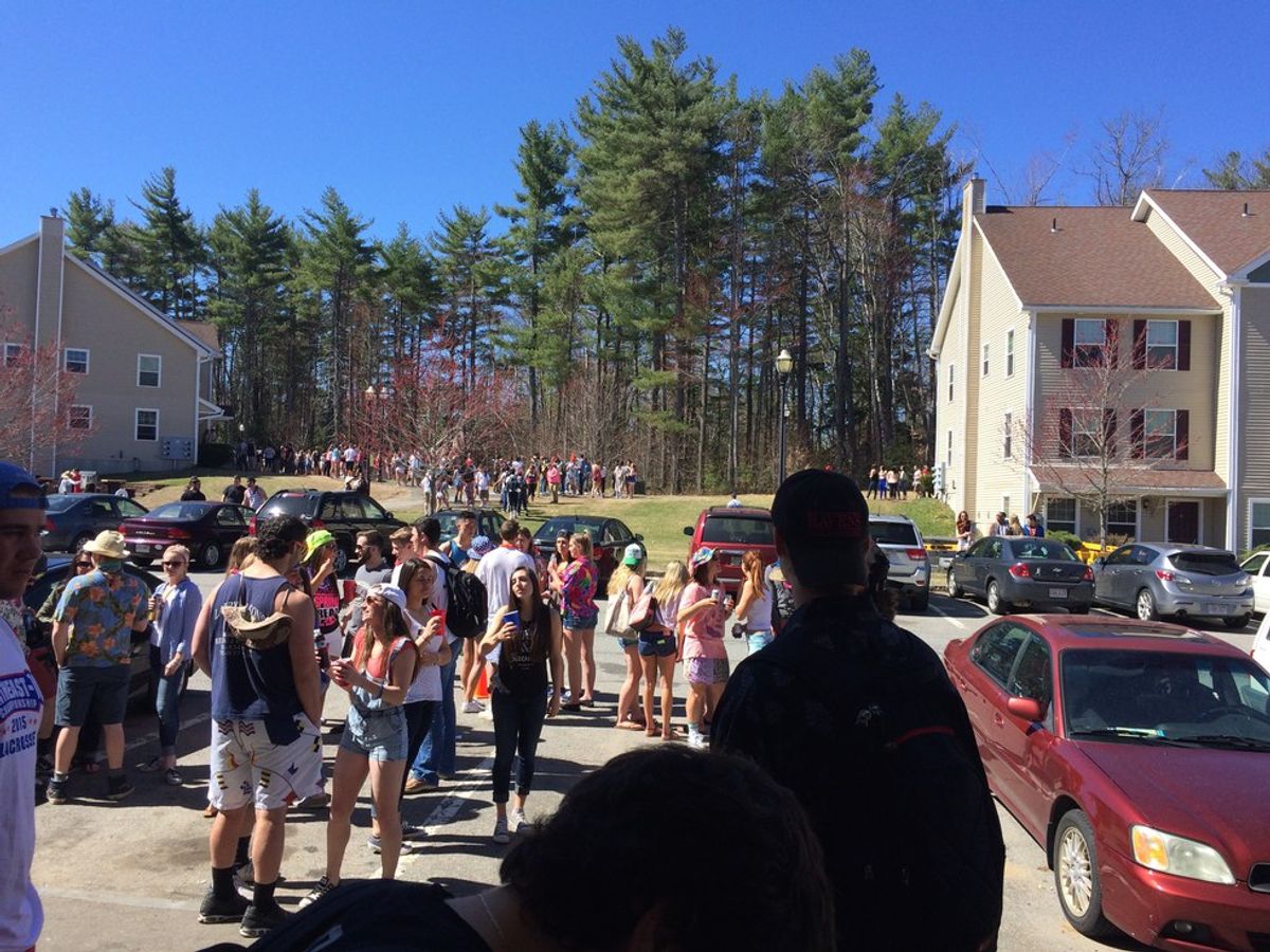 5 Types Of People You Meet At A College Party