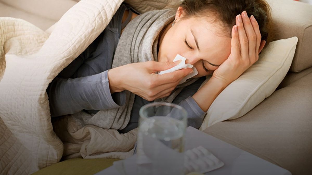18 Thoughts Everyone Gets When They Are Sick