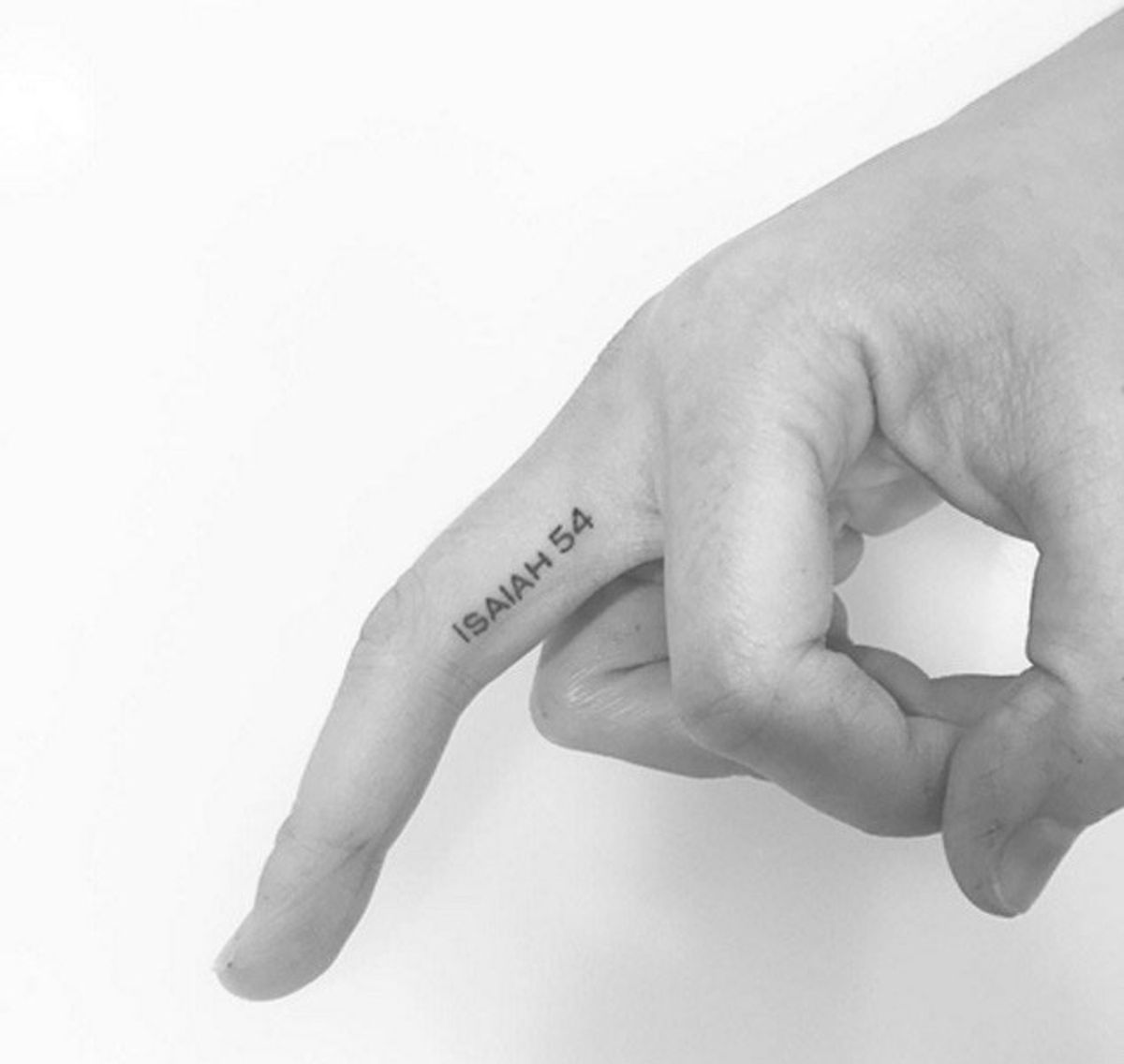 Which Dainty Tattoo Is Best For You?