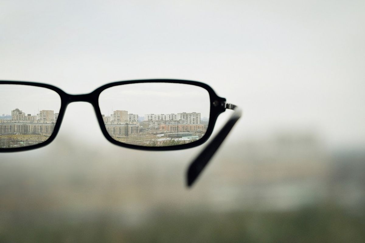 11 Struggles Of Nearsighted People