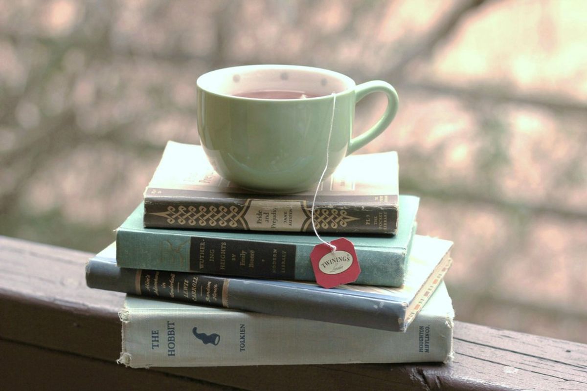 Why So Many Book Lovers Love Tea