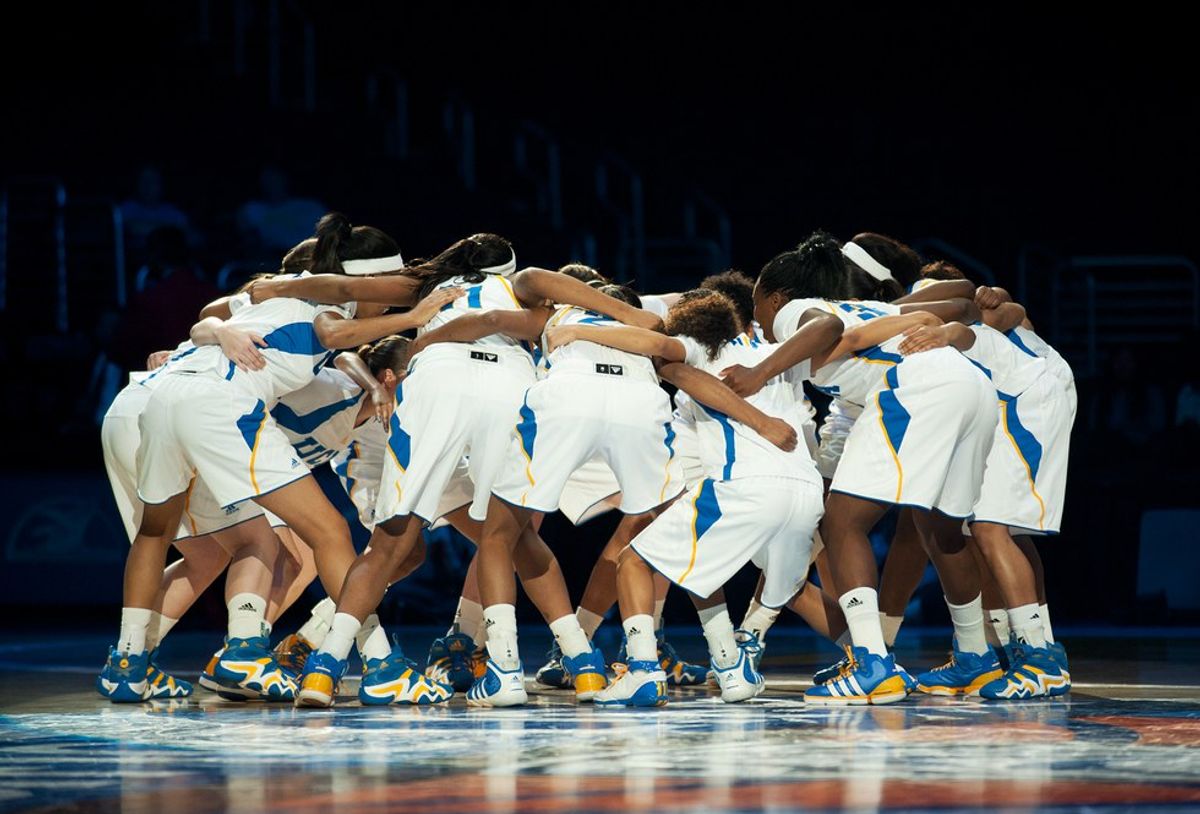 9 Reasons Why Your College Teammates Are Your Family