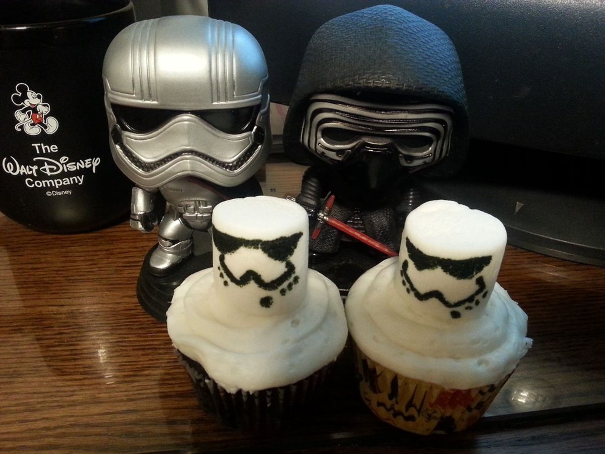 Nailed It: Stormtrooper Cupcakes