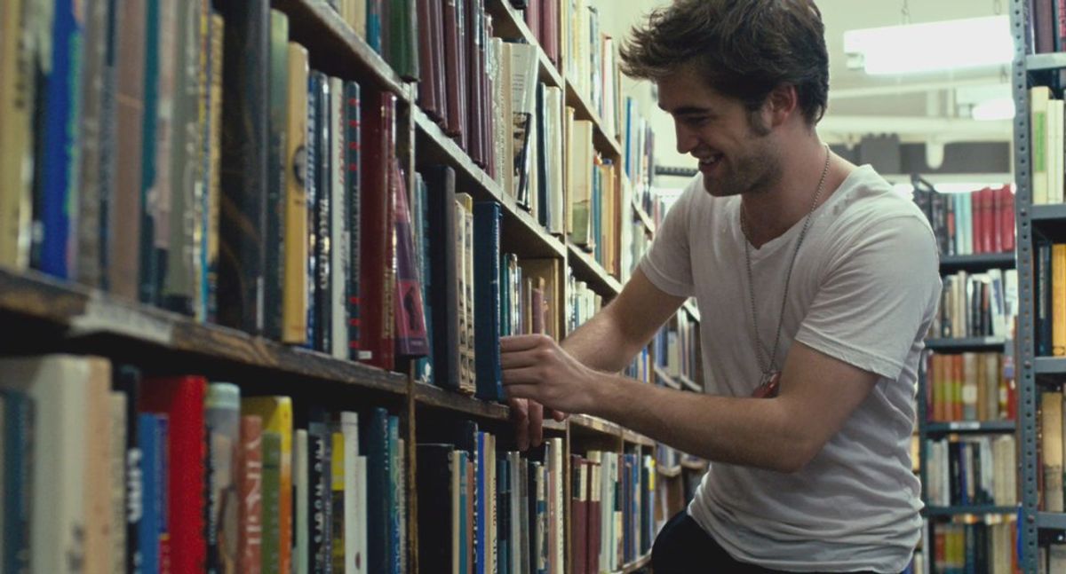 6 Reasons To Date The Boy Who Loves To Read