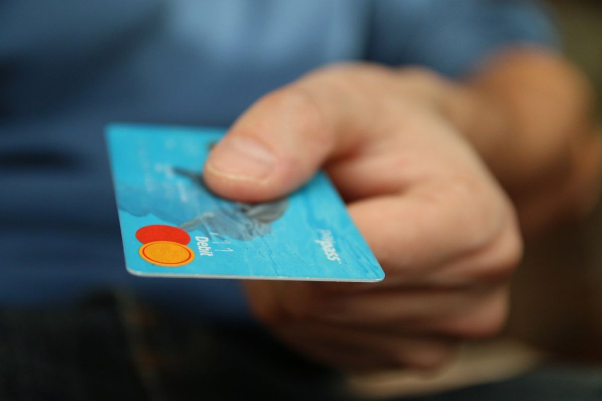 Watch How To Avoid Credit Card Fraud