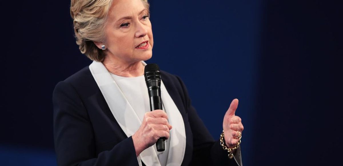 Why Hillary Clinton's Lack Of American Flag Pin Is Not Actually That Big Of A Deal