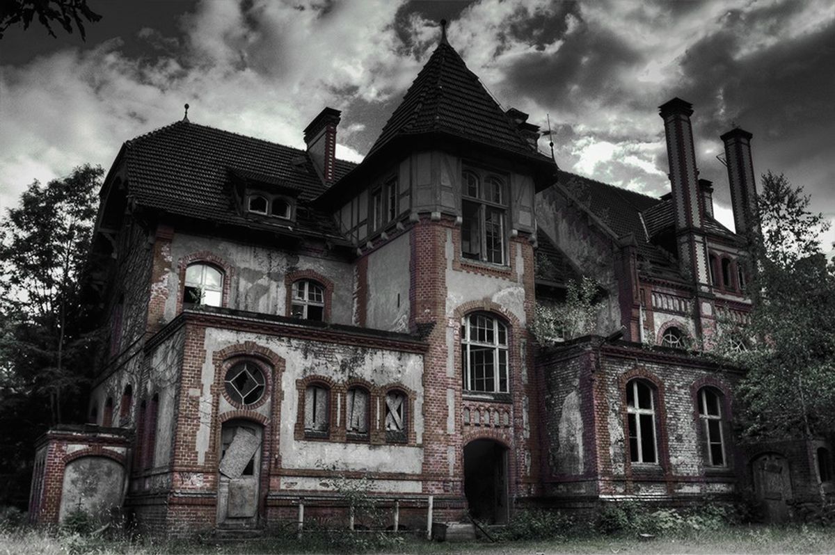 Haunted Houses You (And Your College Wallet) Will Love