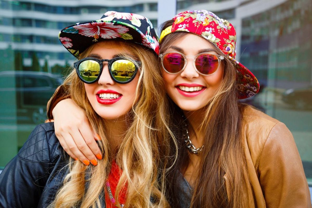 10 Perks of Sharing a Dorm with Your Best Friend