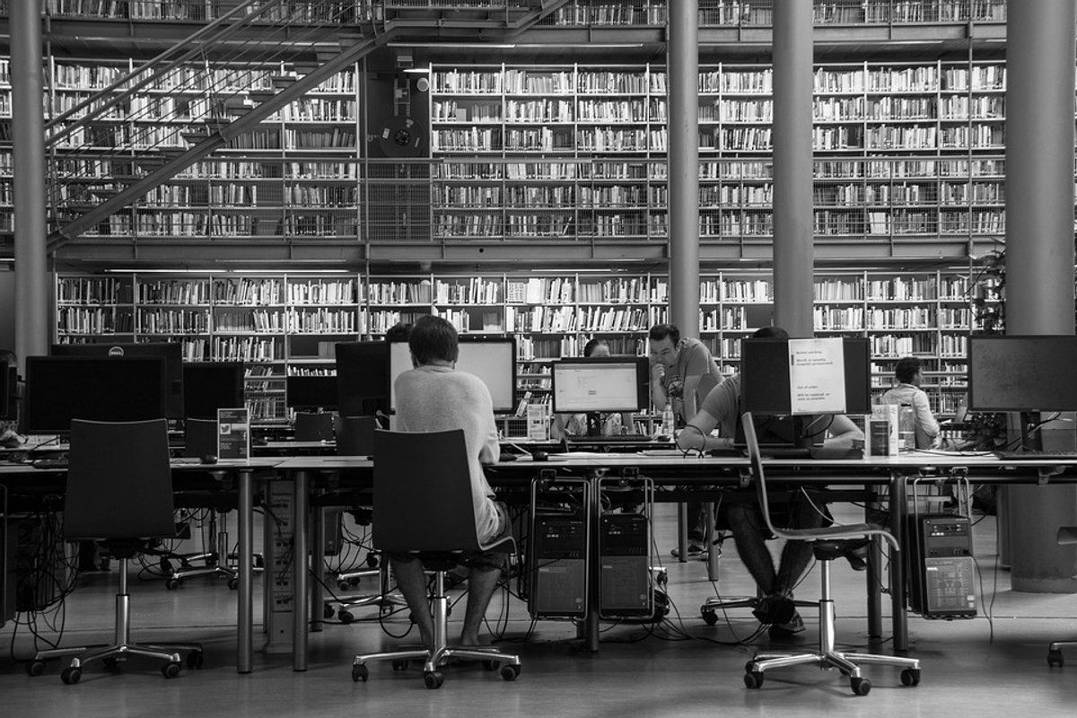 Why Working In A Library Is The Perfect Job For College Students