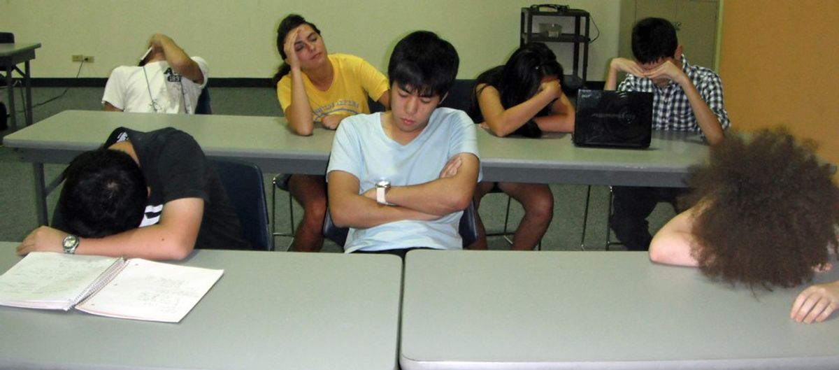10 Stages of Pulling a College All-Nighter
