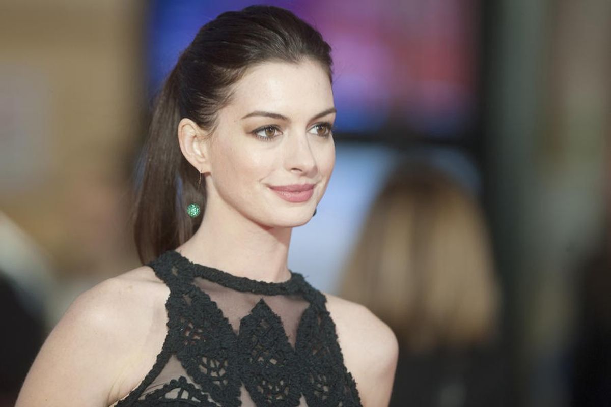 Anne Hathaway Visits Temple University To Encourage Students To Vote